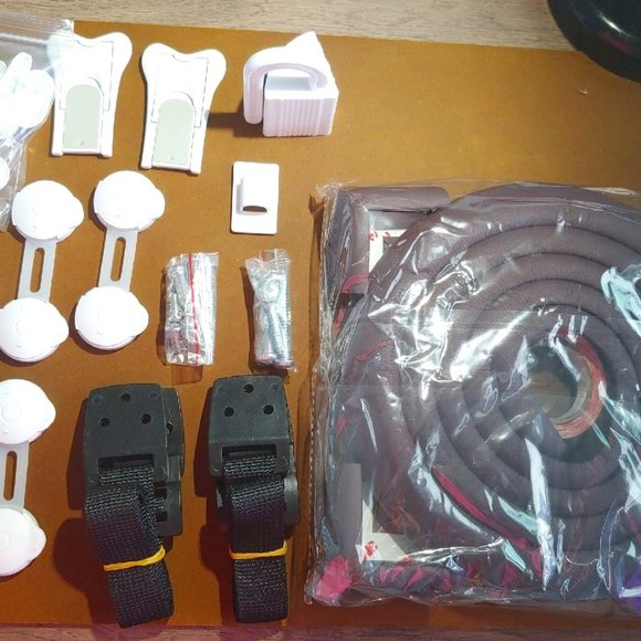 Baby Defence Child Proofing Starter Kit - Picture 1 of 6